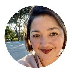 This is a headshot of Cynthia Carrasco-White.